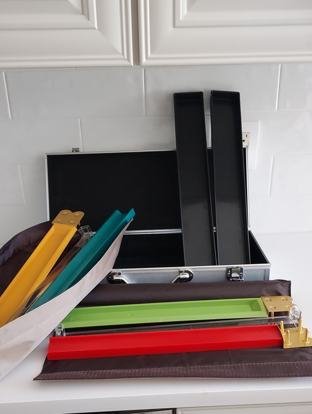 Mah Jongg Hard Aluminum Case & Combo Racks, 2 Trays, 4 Racks, Pushers - No Tiles